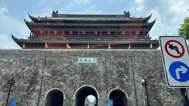 凤阳鼓楼。此照片为游客于2023年7月拍摄